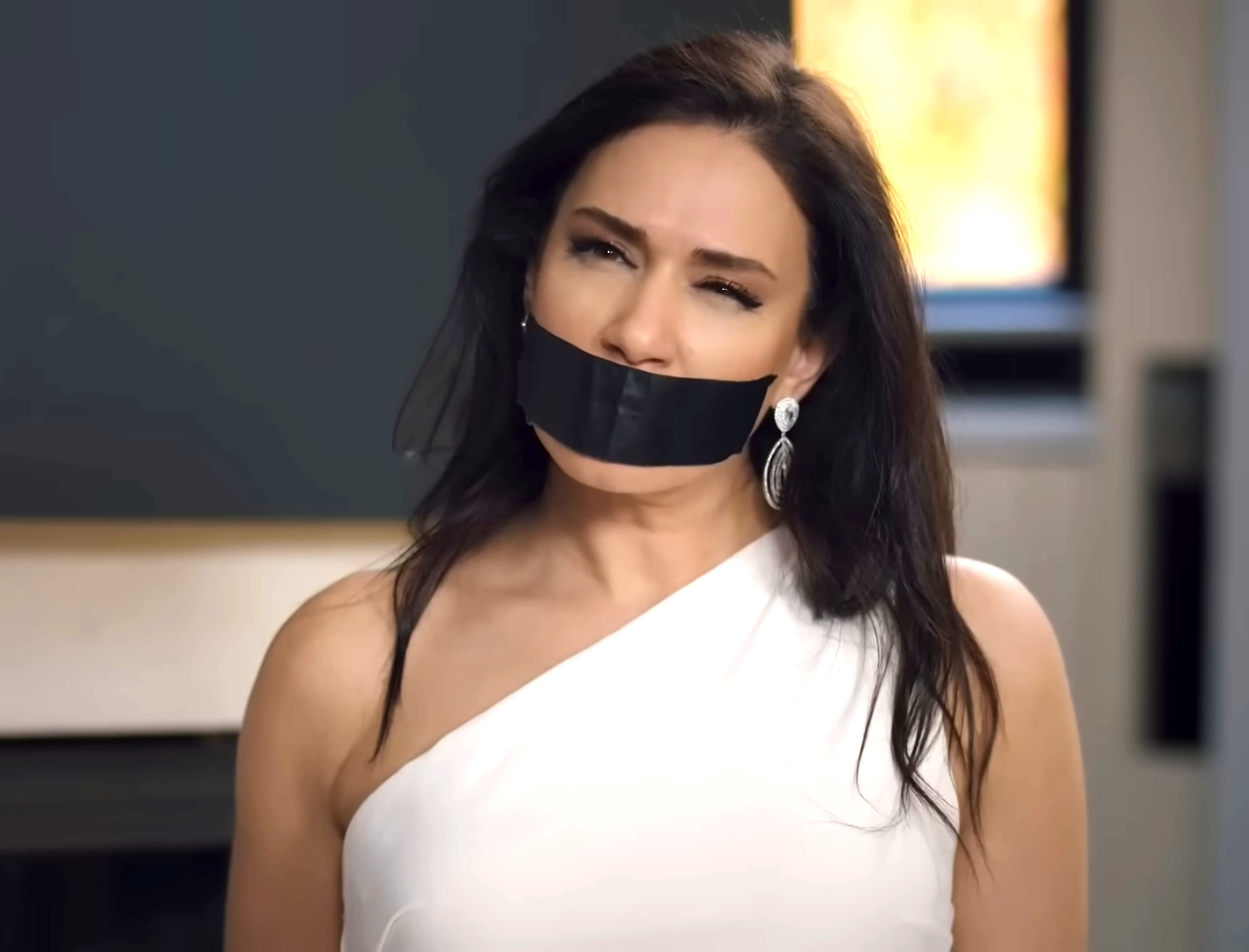 Tukli ayol mushuklarning 12 ta jinsiy aloqa videolari Frantsiyadagi jinsiy aloqa saytlari