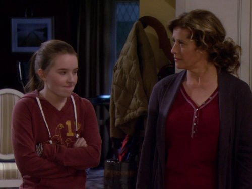 Nancy Travis and Kaitlyn Dever in C'est moi le chef ! (2011)