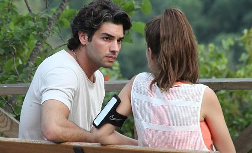 Tungi klubda sikish haqida porno video Erotik elementlar bilan oyin