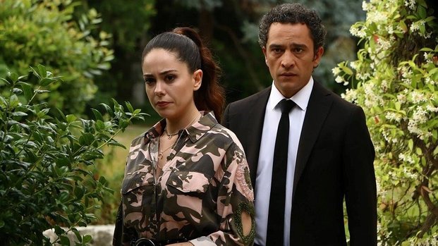 Kema serialidagi yalangoch aktrisalar Kema serialidagi yalangoch aktrisalar