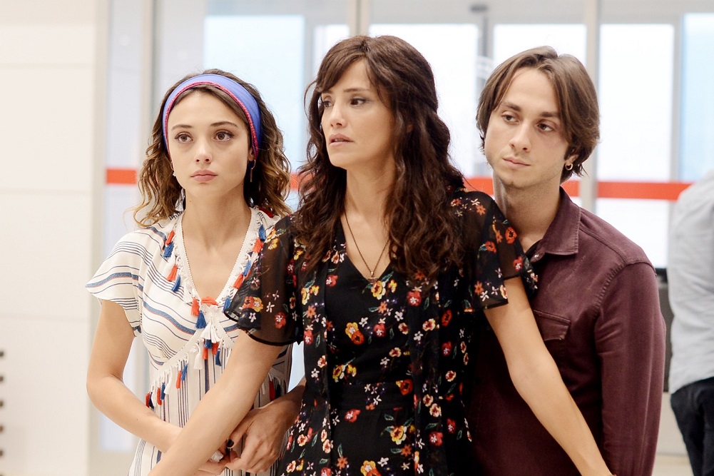 Fohisha yalangoch va sikilgan Galati ayol bilan rus yumshoq jinsiy aloqa