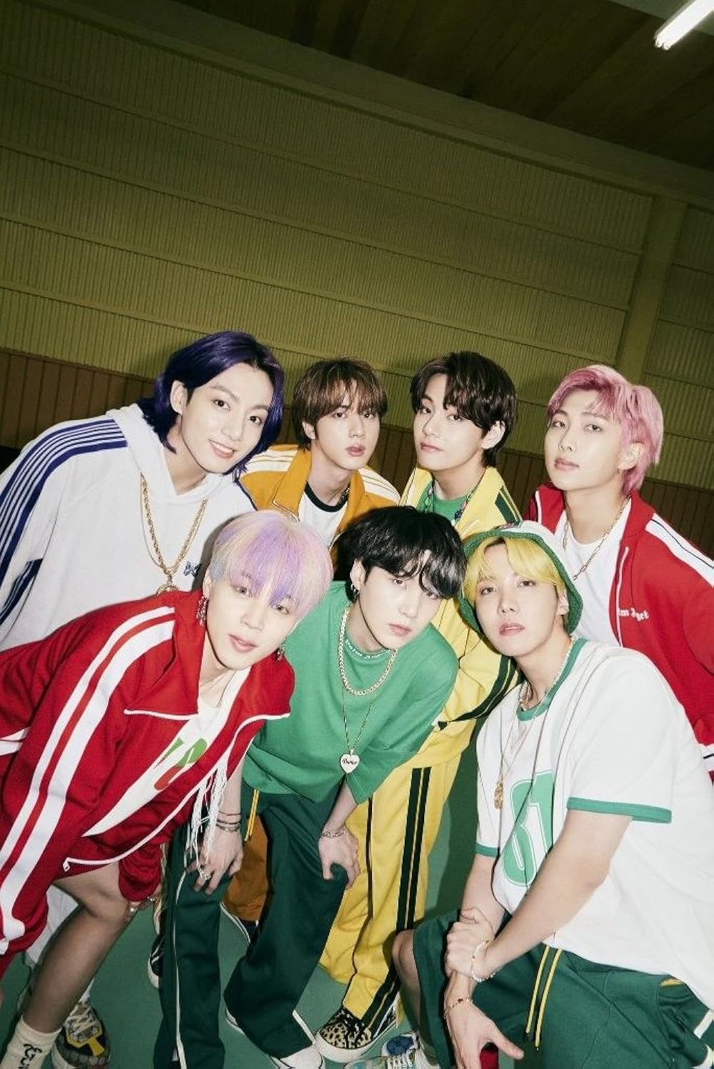 MV5BOWM3OTY3M2MtNzdkOS00ZDA3LW