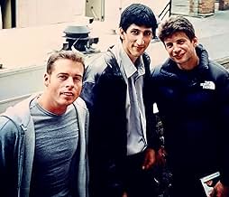 पोस्टर देखें