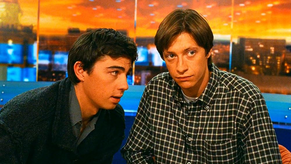 Бірі жалайды, бірі жағады бір балапан Ескі испан порно