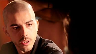 पोस्टर देखें