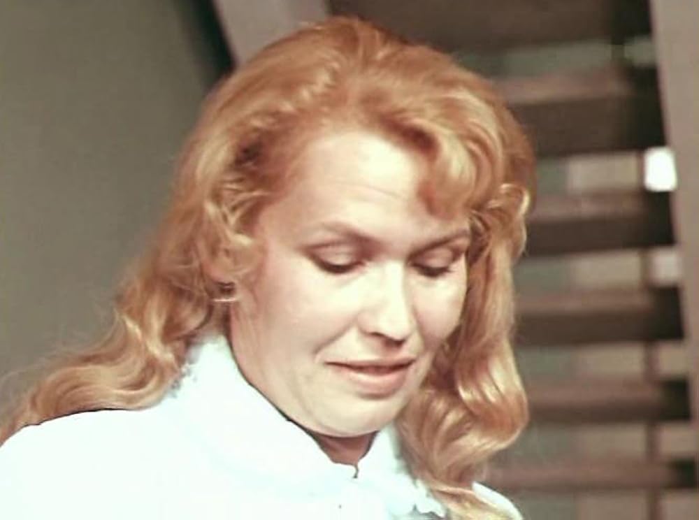 Onam jinsiy aloqa qilishni xohladi va gozal qizi bilan jinsiy aloqada bolishga qaror qildi. Selülitli yogli dumbalarning fotosuratlarini yaqindan koring