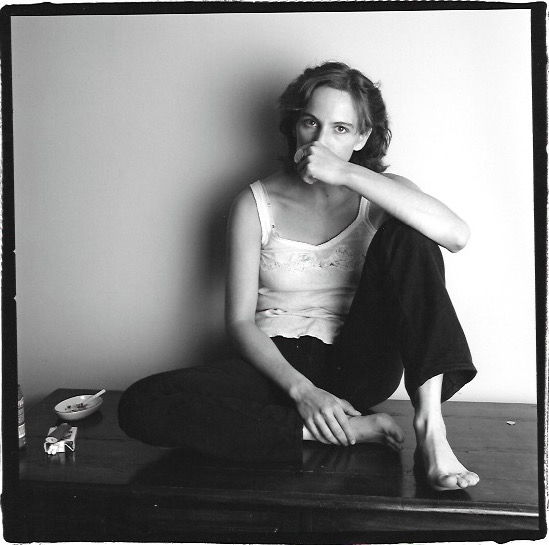 Eshak bilan qoliga otirdi