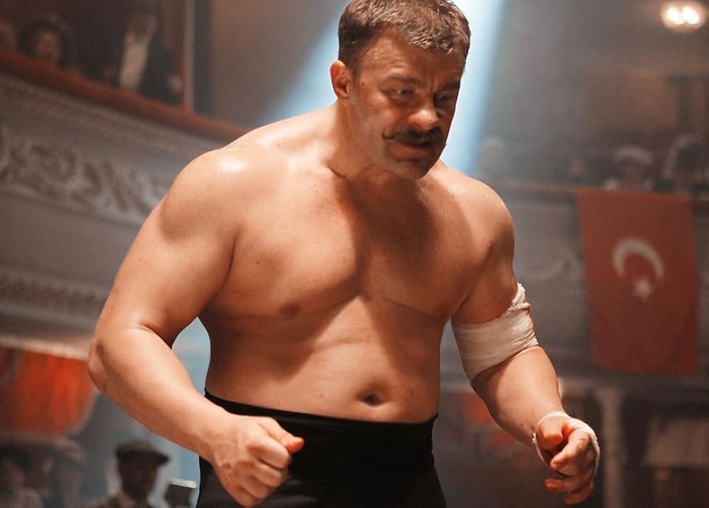 Porno fotosuratlarda Kseniya Sobchak Sotuvchi ayolni sorayotgan yigitlarning porno suratlari