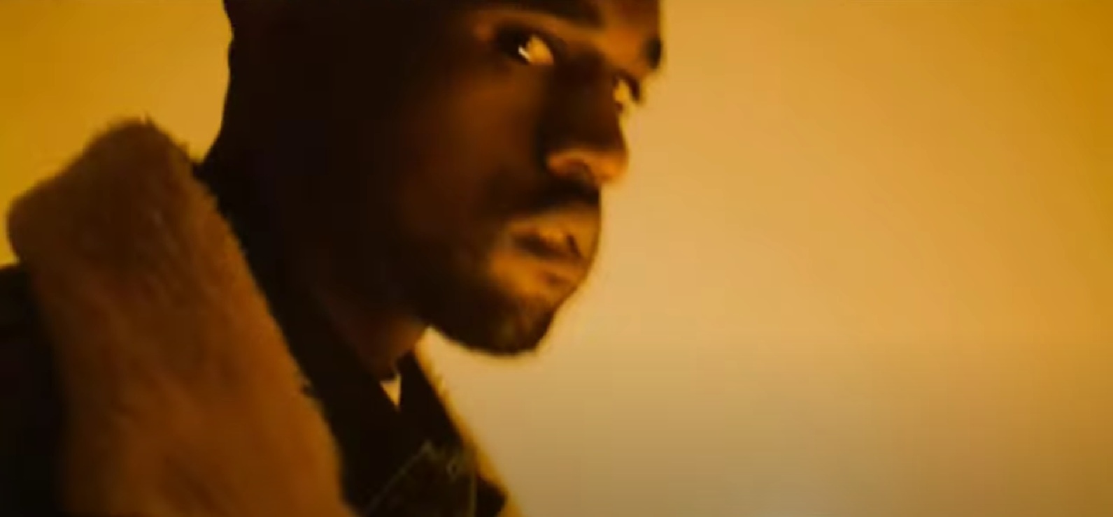 Kanye West: Flashing Lights, Version 2 (Music Video 2008) - IMDb