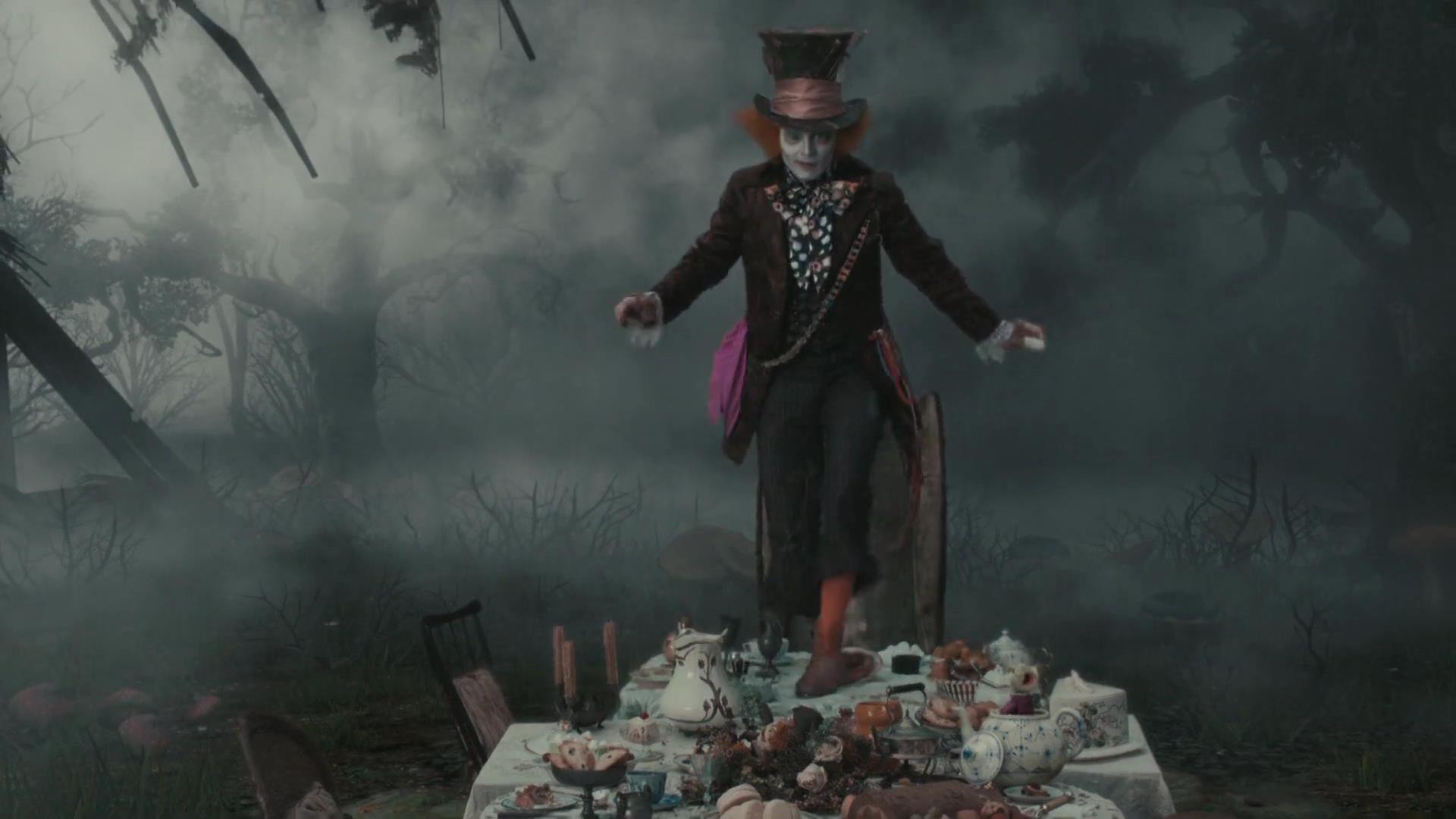 Alice in Wonderland (2010) - Johnny Depp as Mad Hatter - IMDb