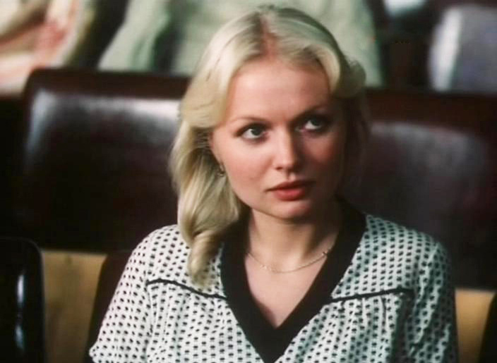 Трусикасыз жыпылықтайтын бейнелер Егер сіз киска жалағанды ұнатсаңыз, маған қоңырау шалыңыз.