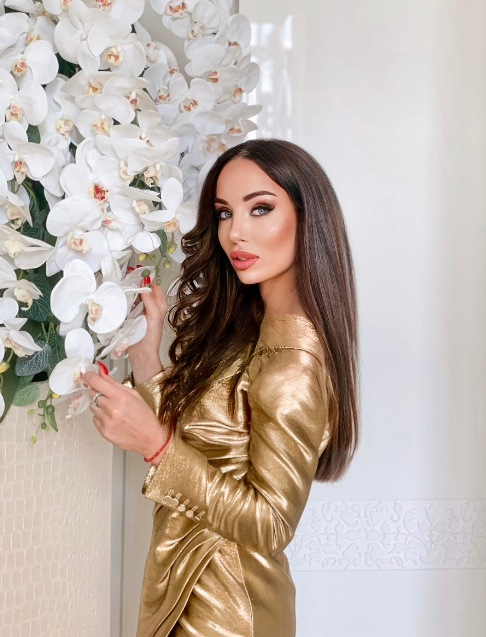 Ogil va qiz VKontakte-da jinsiy olatni va jinsiy aloqa bilan koproq zavqlanishadi.