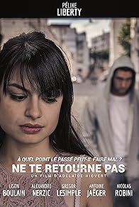 Primary photo for Ne te retourne pas