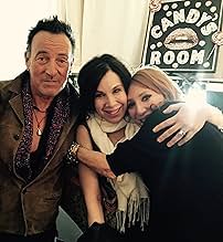 पोस्टर देखें