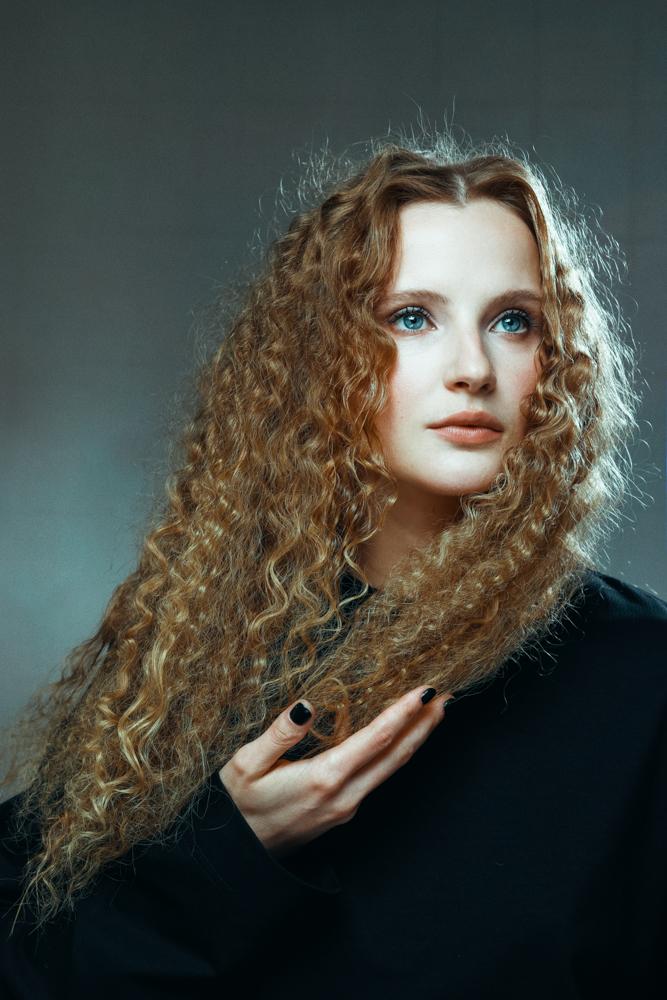 Rus toliq metrajli porno: Boss yollaydi Erotik lesbian filmlar