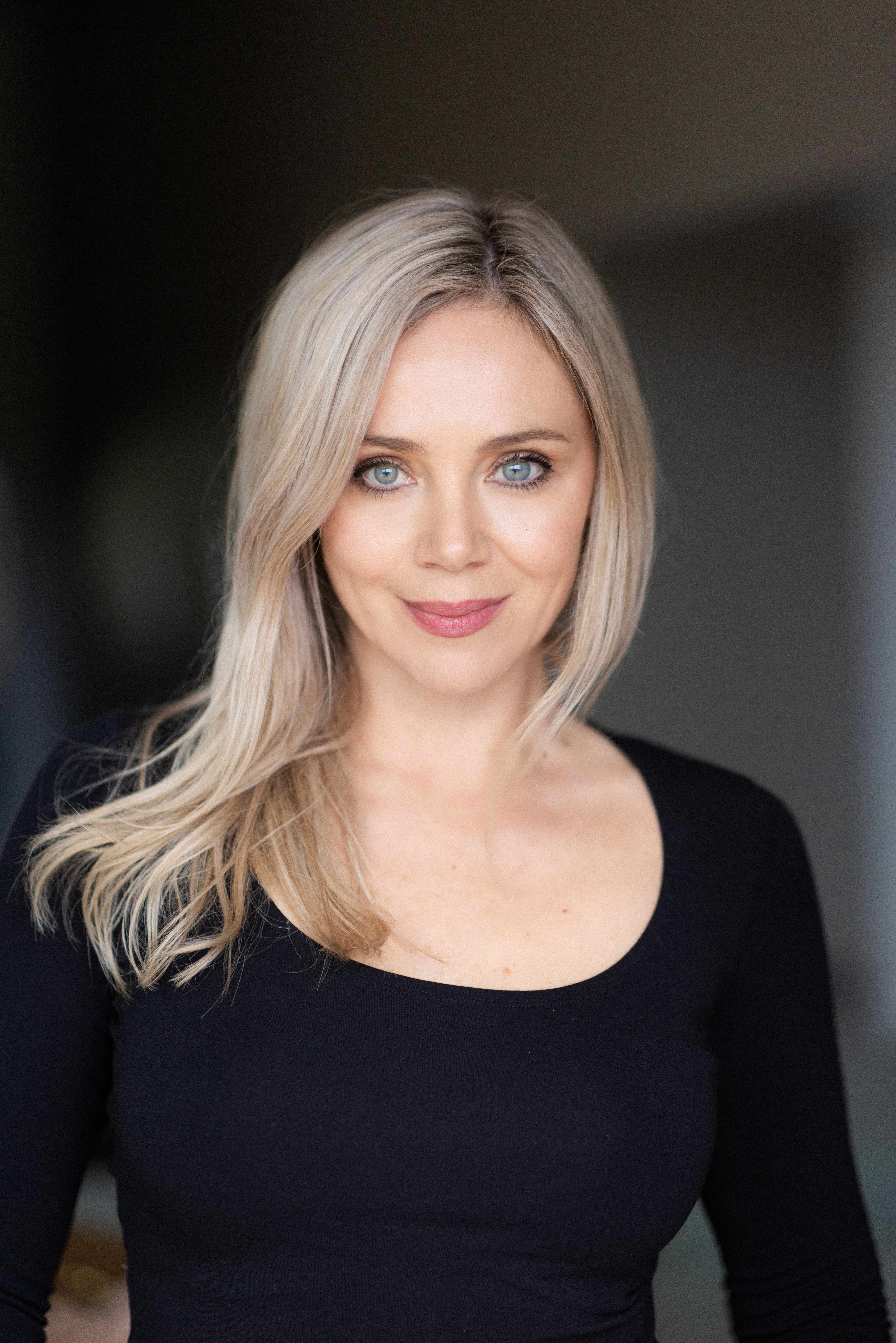 Qozoq ayolining mushukiga porno tushdi Bukina bilan jinsiy aloqa izlayapman