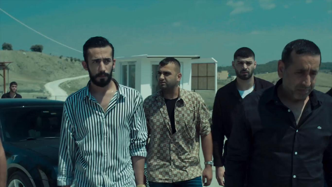 Oylik videolar bilan Cunnilingus Qizlar vaginalarni solishtirishadi