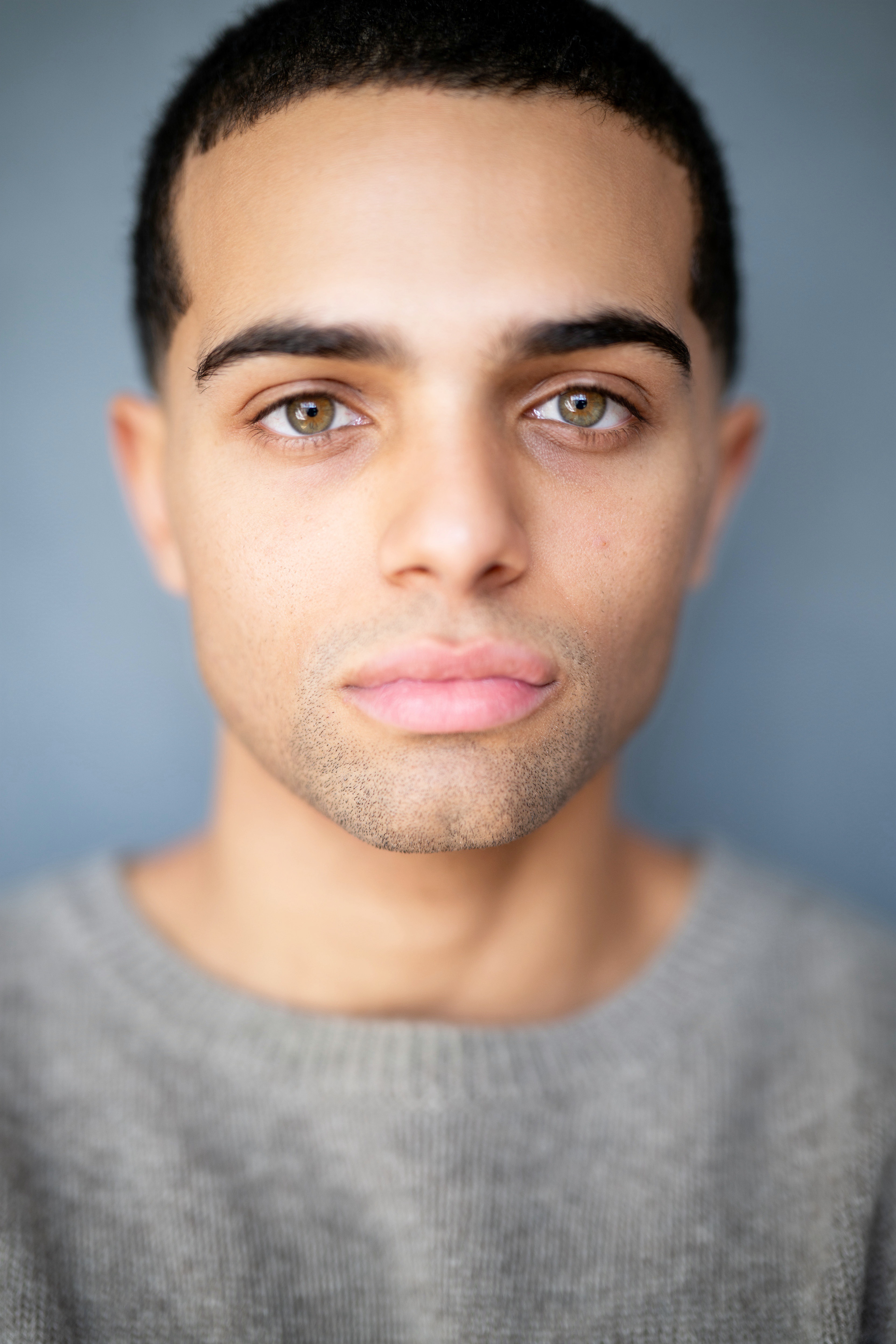 テレビ台 Christopher Santiago Christopher Santiago - IMDb