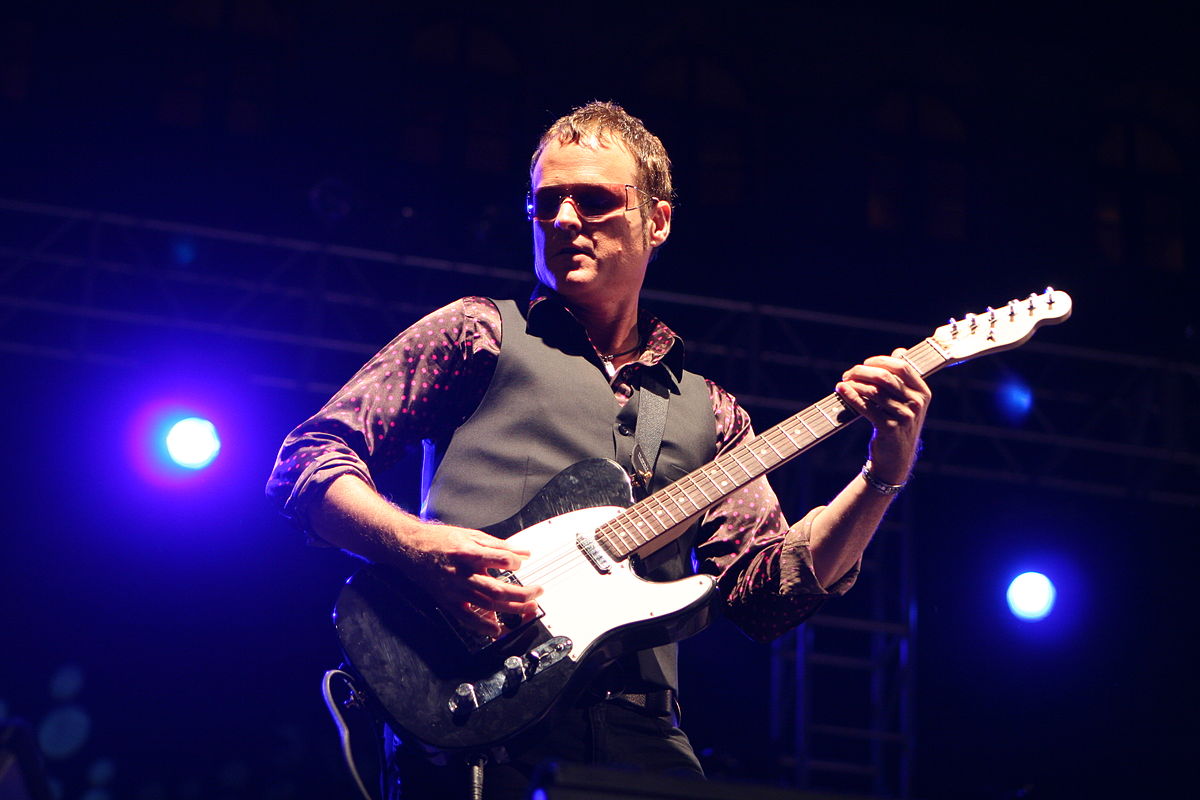 The B-52s with the Wild Crowd! - Live in Athens, GA (Video