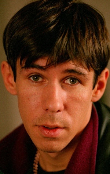 Voyaga yetgan suratga tushing Ozbek mushukining surati