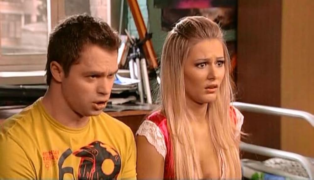 Men porno tomosha qilishni xohlamayman. Qiz jinsiy olatni suratiga qaraydi