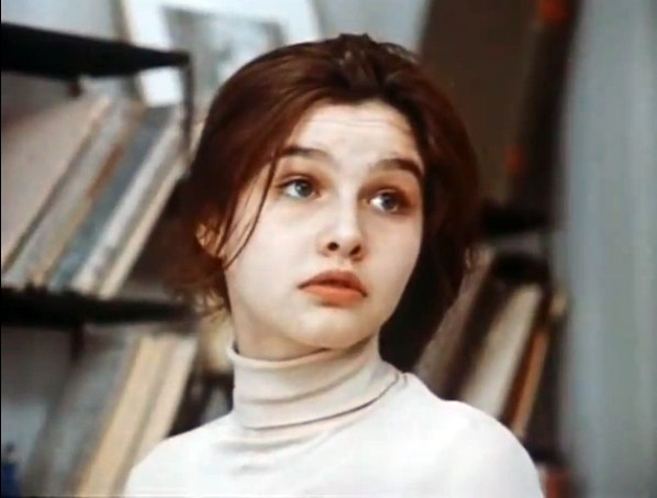 Rus qizlari bilan jinsiy aloqa paytida orgazm Ogizdagi sochlar bilan bexosdan