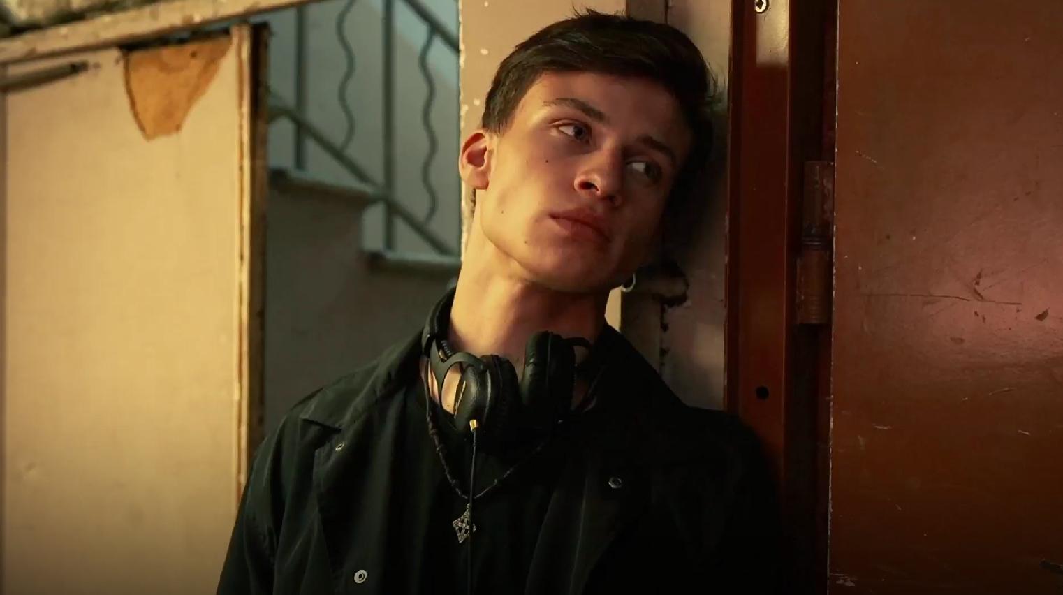 Znaesh', khoroshee nuzhno zdat'