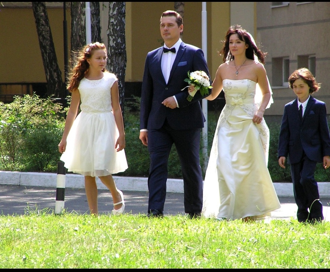 Ekaterina Nikitina, aktrisa, yalangoch