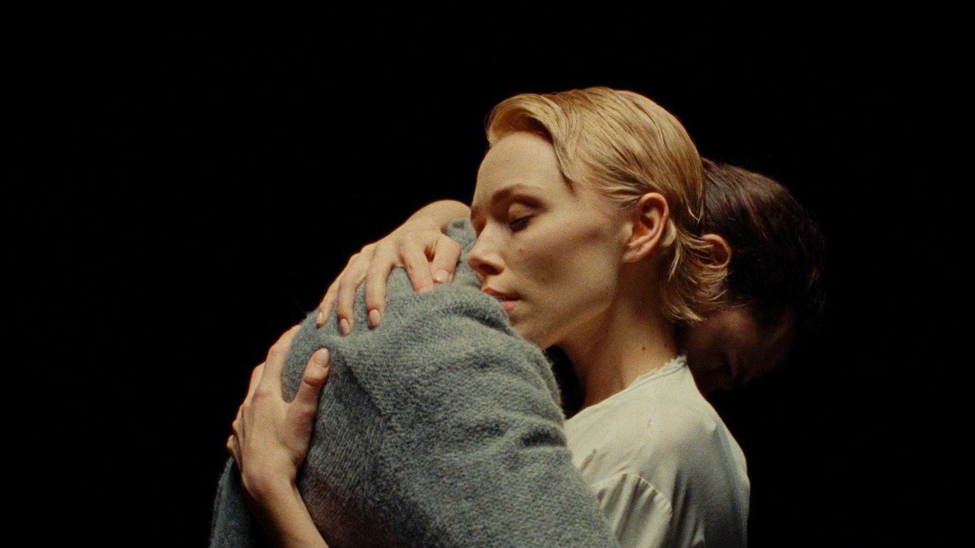 Mushukdagi sikning yaqindan korinishi DIY jinsiy aloqa elektrostimulyatori