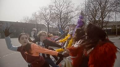 पोस्टर देखें