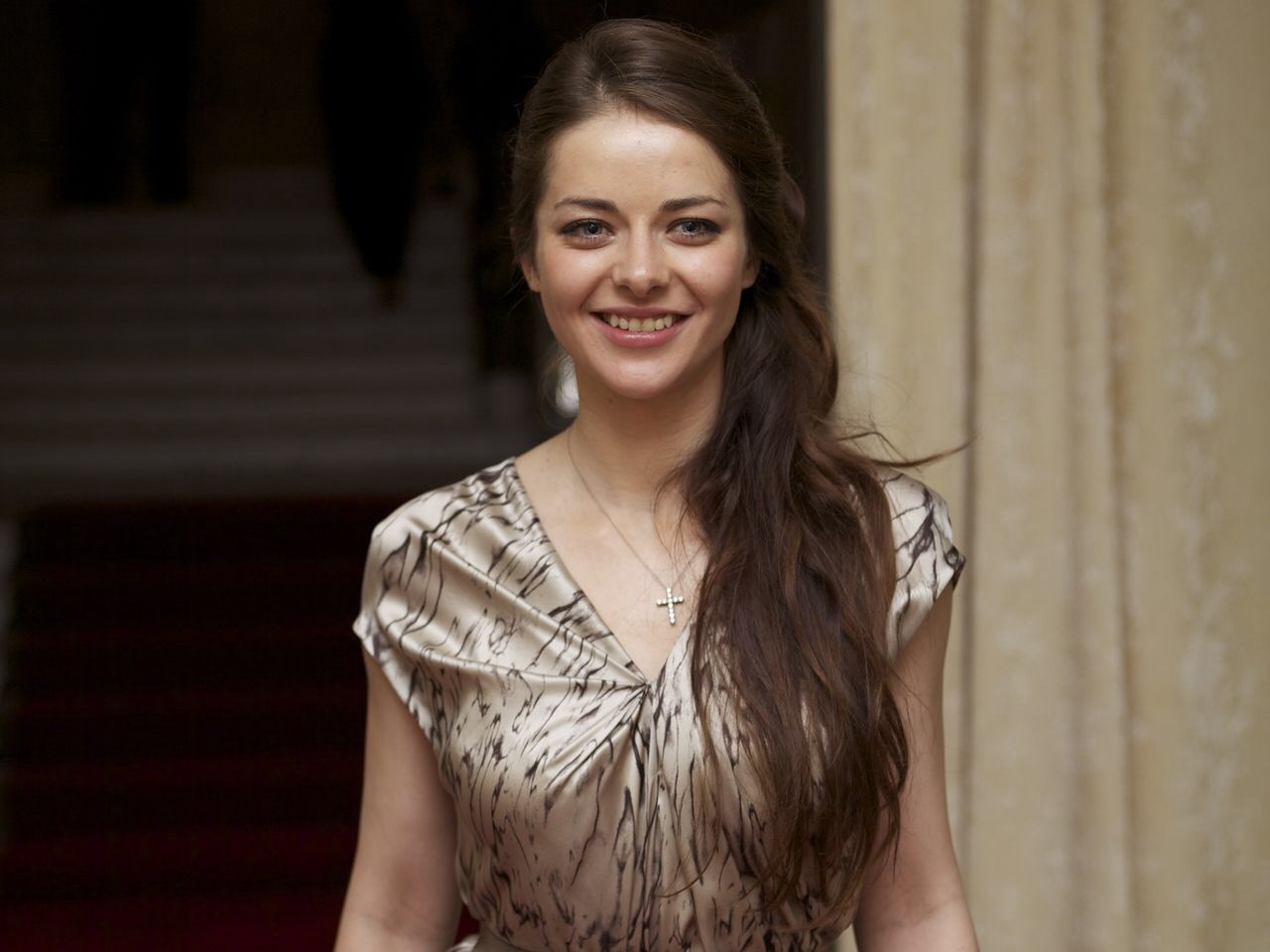 Qattiq jinsiy aloqa porno gif Chiroyli qizda turgan ikki marta kirish