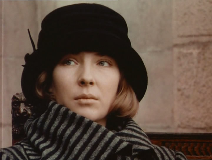 Transseksuallar bilan onlayn suhbat Oyoqlarini yubkalarda yoyish porno fotosuratlar