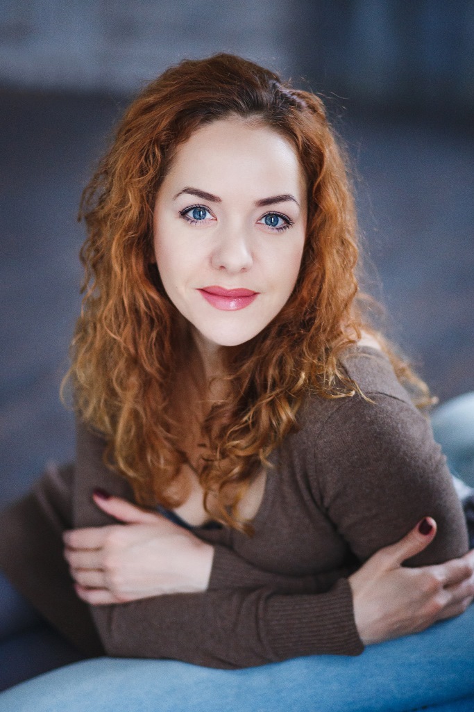 Irina Nelsonning yalangoch fotosurati Irina Nelsonning yalangoch fotosurati