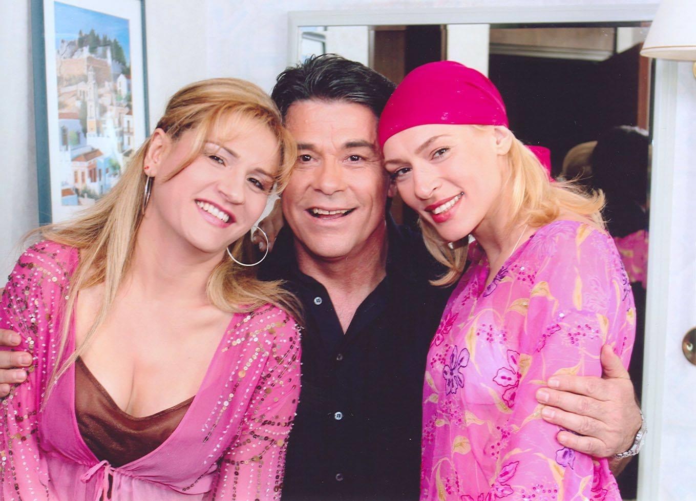 Katta kokrakli ona oglini sikdi (ruscha super komediya) Katta kokrakli ona oglini sikdi (ruscha super komediya)