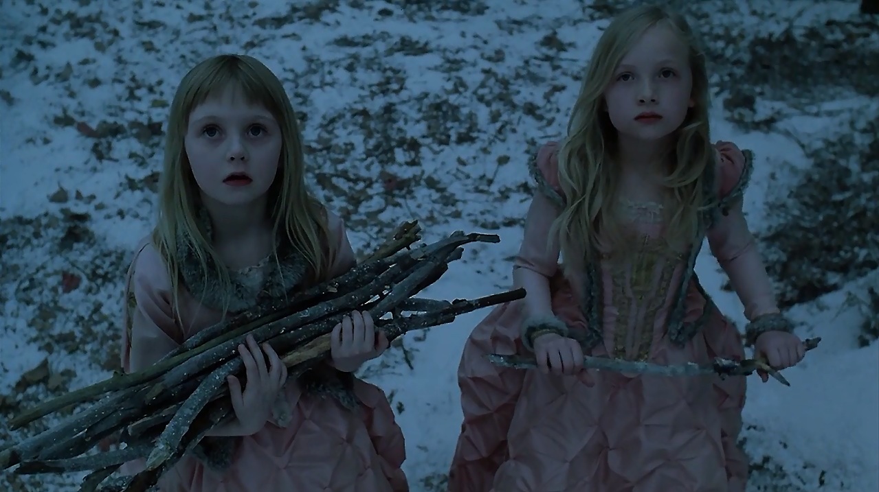 Bianca Nicholas and Lily Phillips in Sleepy Hollow (1999)