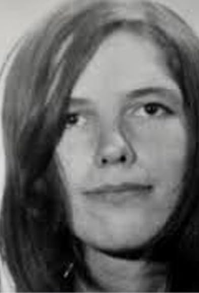 Primary photo for Leslie Van Houten Primary photo for Leslie Van Houten