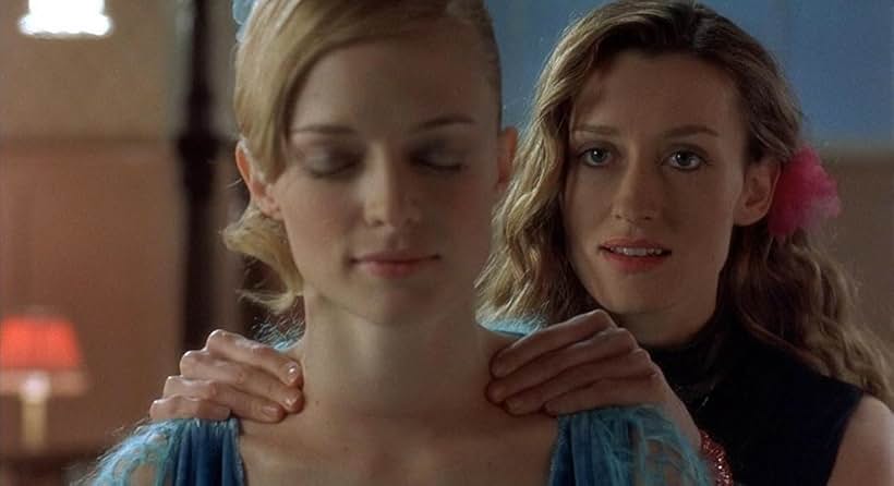 Heather Graham and Natascha McElhone in Killing Me Softly (2002)