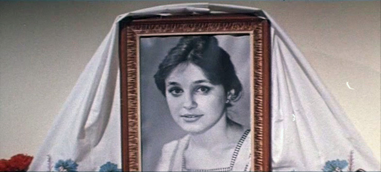 Мен бір әдемі әйелдің ішіне кірдім. Секс ақылсыз орыс