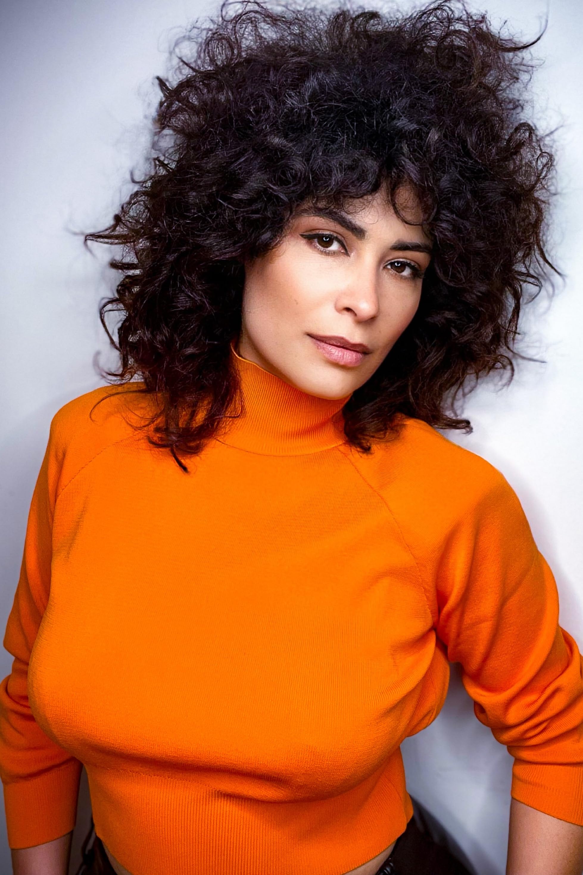 Yetuk ayollar mushuk porno rasmlar Uning ichiga sanat kirib keldi