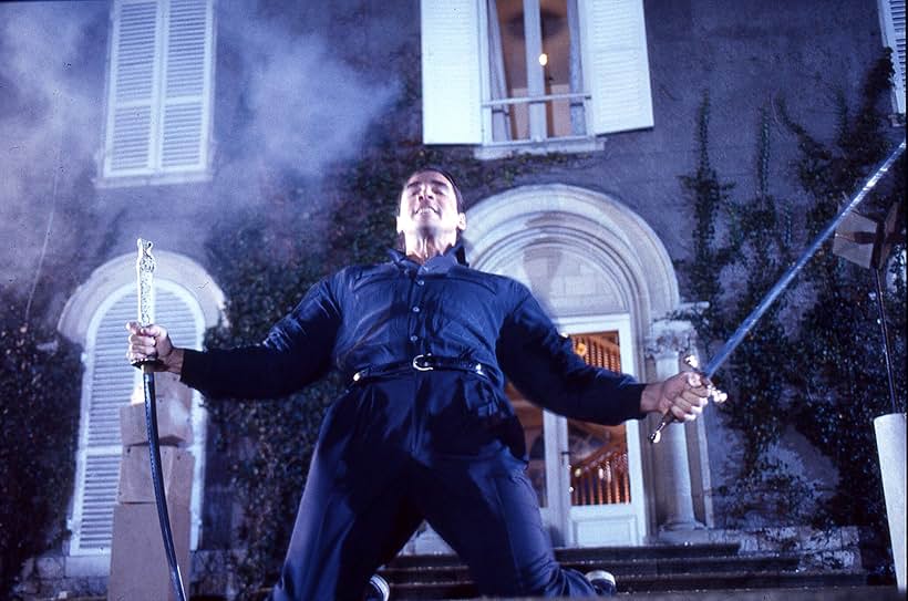 Adrian Paul in Highlander: A Série (1992)