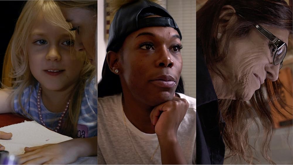 Seksual Larisa Verbitskaya Harbiy kiyimdagi gozal va jozibali qizlar