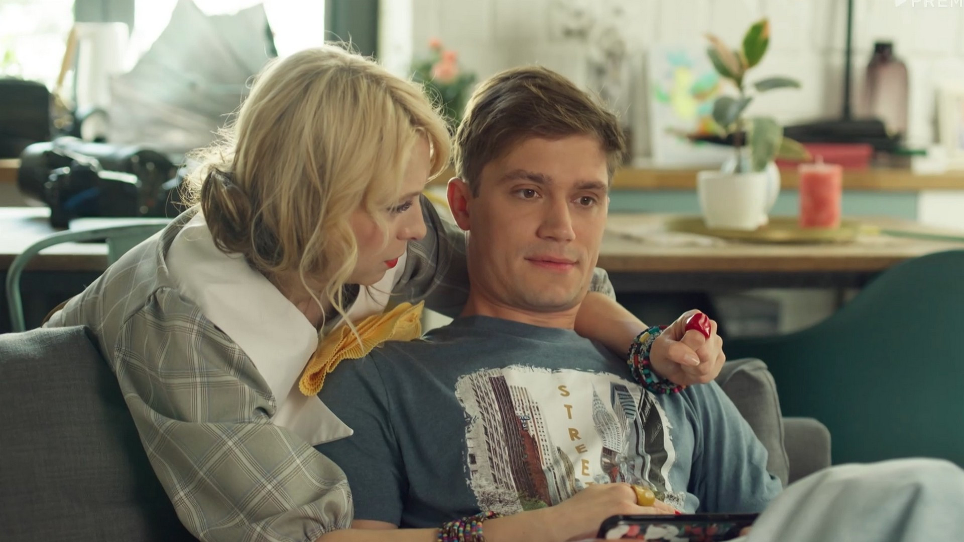 Sasha Tanya serialidagi Tanyaning yalangoch surati Sasha Tanya serialidagi Tanyaning yalangoch surati