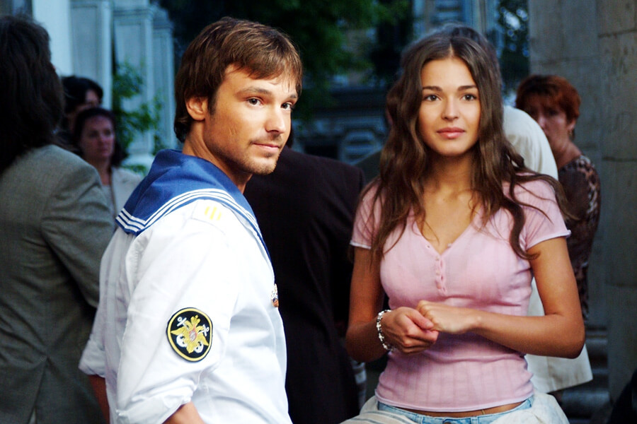 Jinsiy rossiyalik mushuklar va eshaklar yaqindan Universitet sinfida talaba oqituvchini sikish.