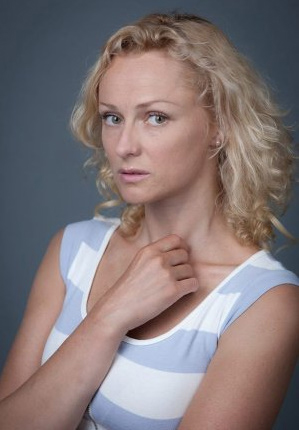 Men jinsiy aloqa videosini korib chiqdim va unga qoshildim. Leydi Sonia dan Blowjob