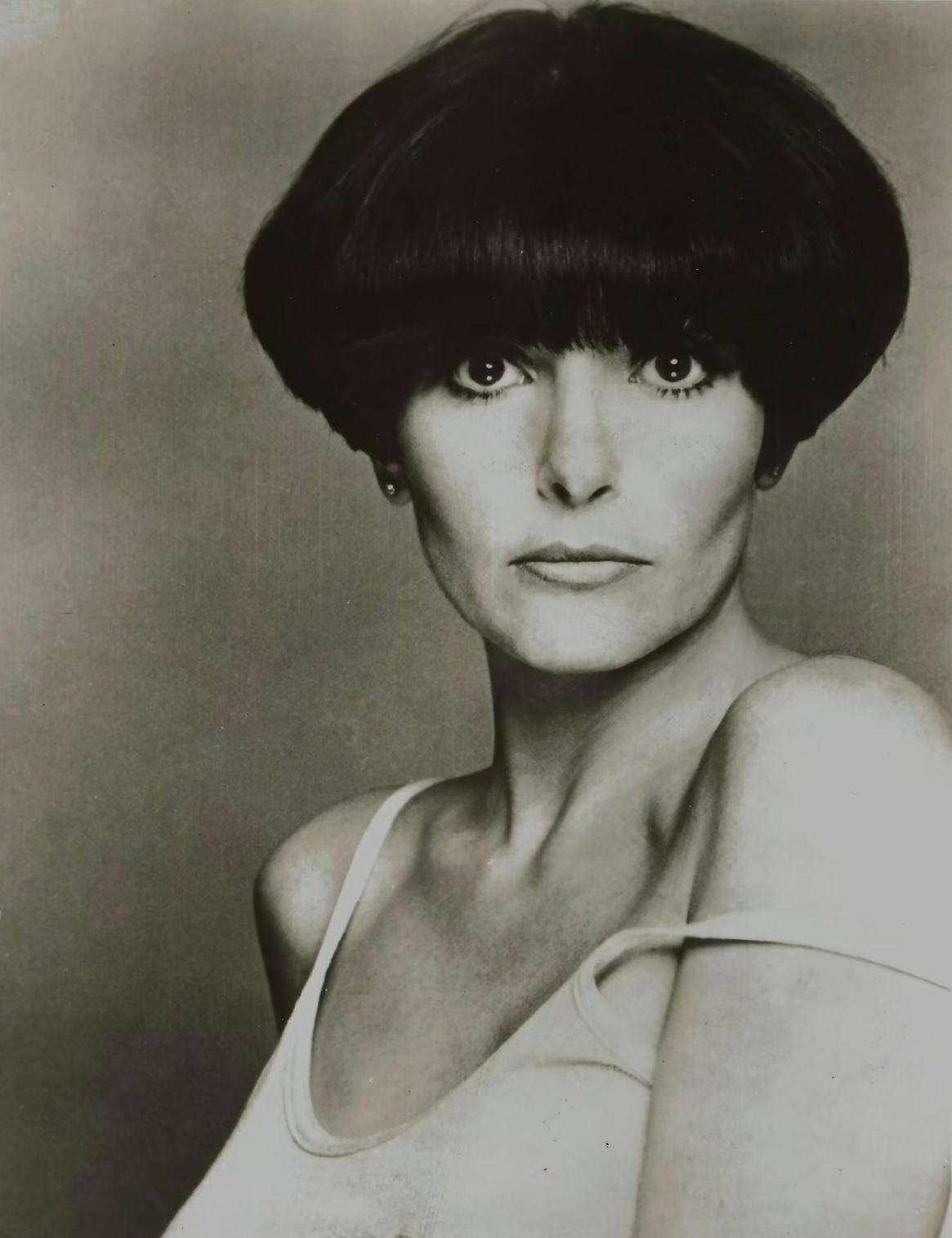 Fisting xxx porno Botinka kiygan qizlar ishtirokidagi onlayn porno