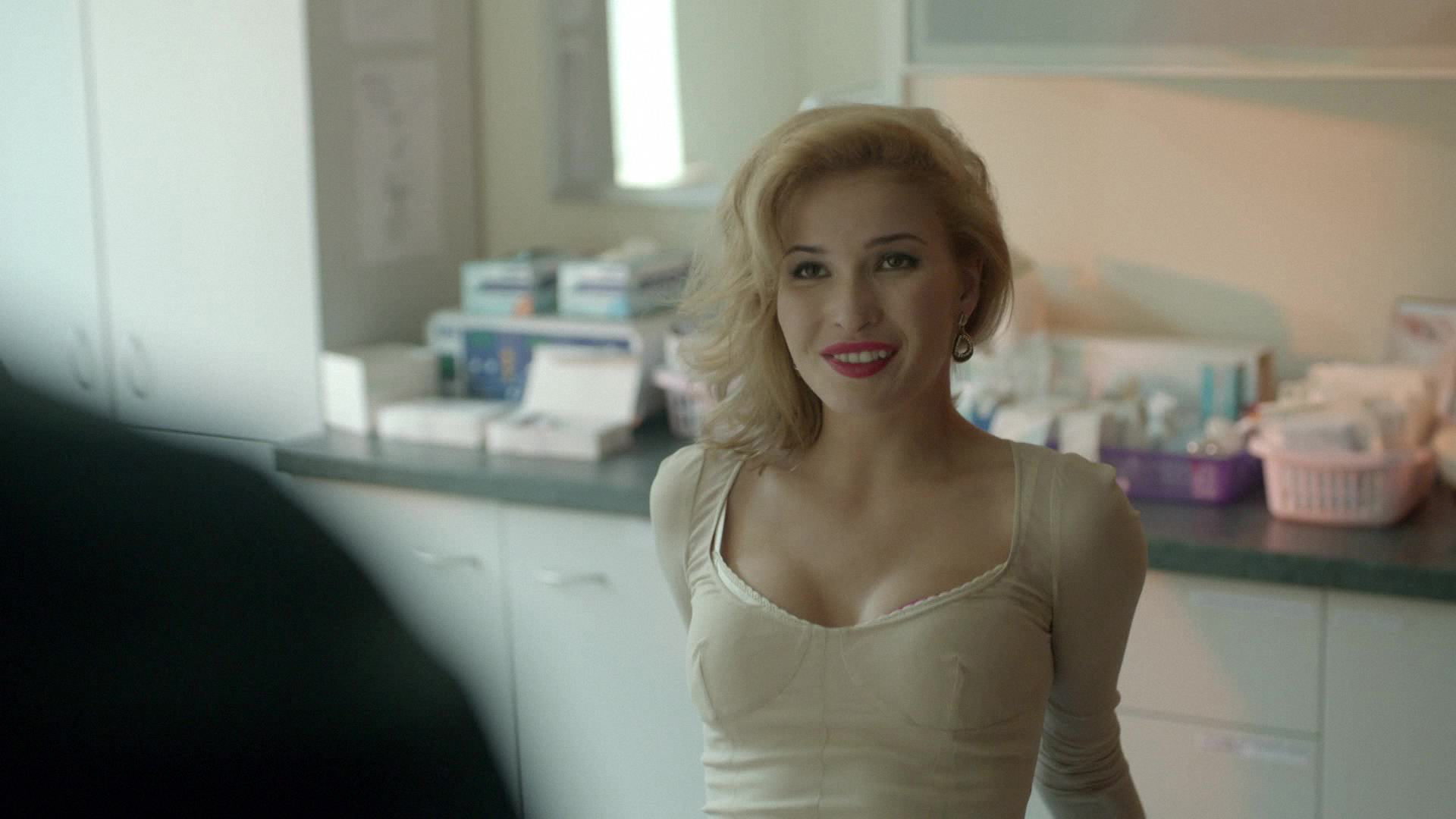 Mutlaqo yalangoch Inna Tsymbalyuk Provans uslubidagi gozallik salonining dizayni