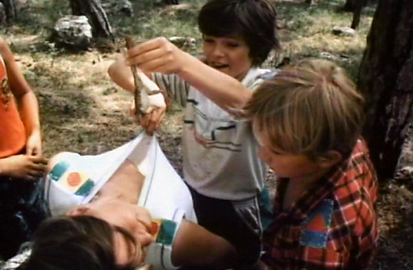 Ormonchi Kira malikasi Ayollar anal it uslubi