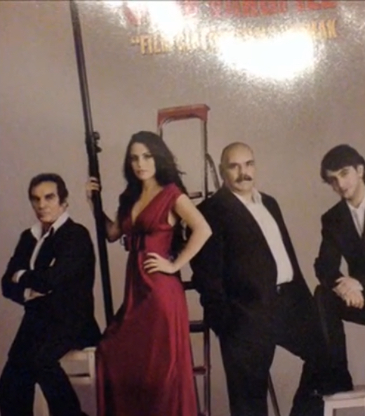 Meri Ivanovnaning mushuki Roiki it bilan jinsiy aloqada bolgan ayollarni royxatdan otmasdan onlayn tomosha qiladi