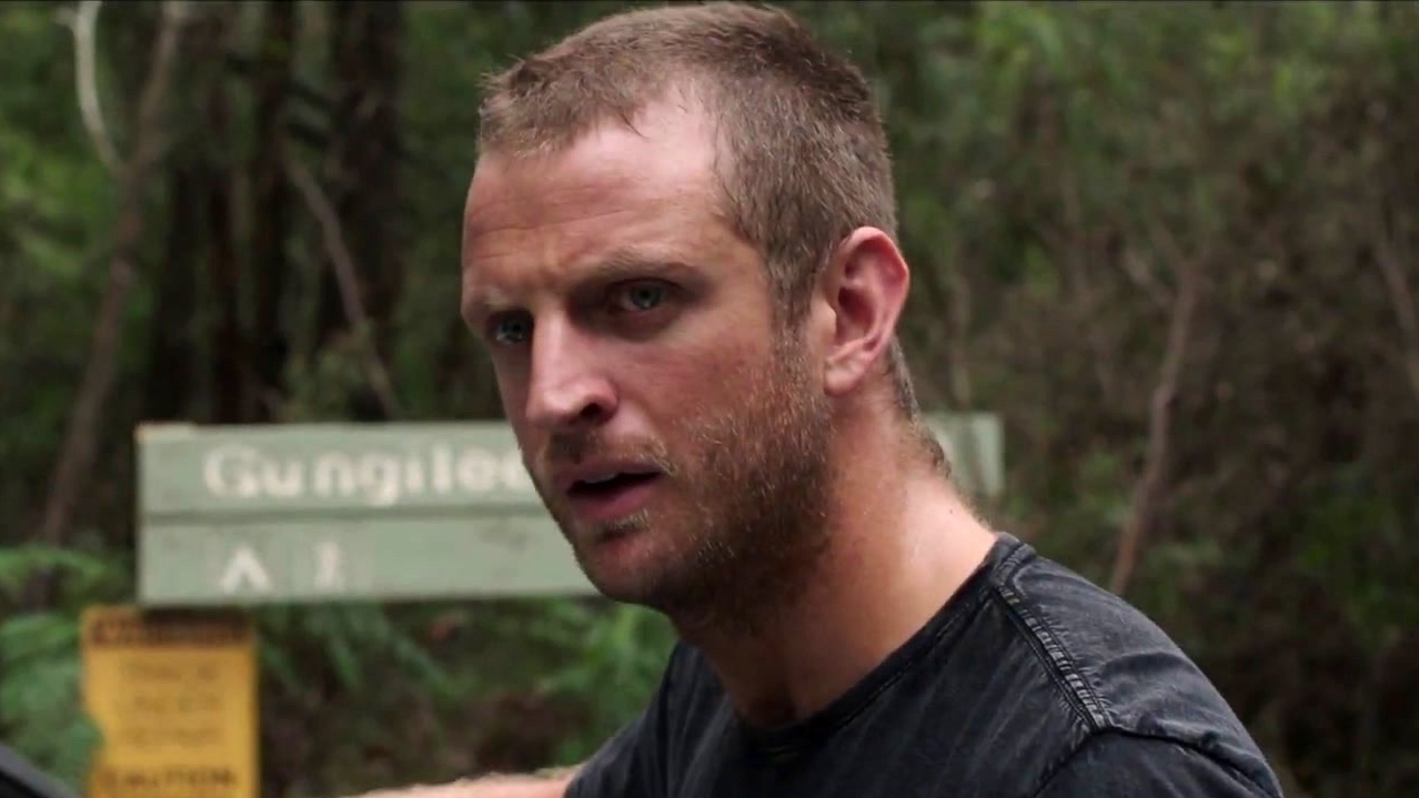 Killing Ground: Sam And Ian Meet The Hunter