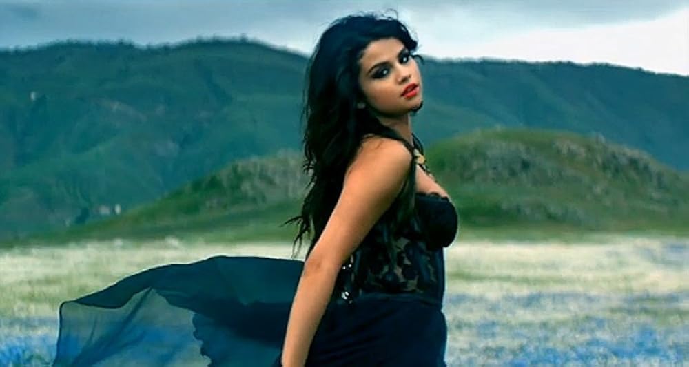 Selena Gomez kokrak va eshak teshigi Selena Gomez kokrak va eshak teshigi